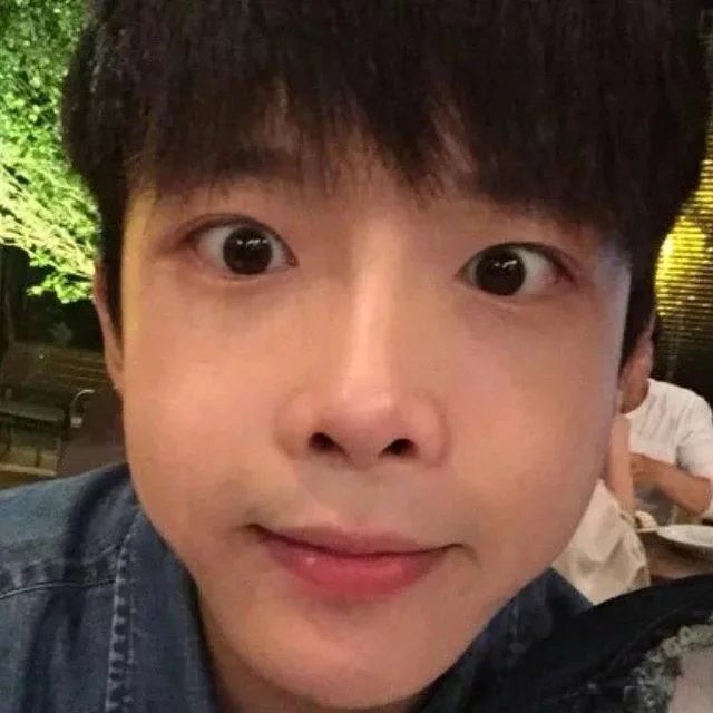 花贤英馨