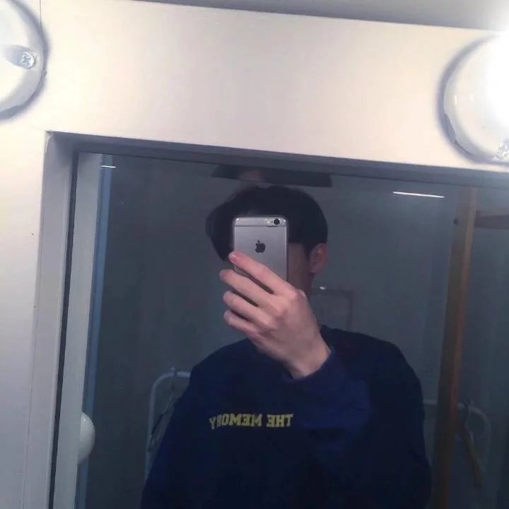 荀霞秀露