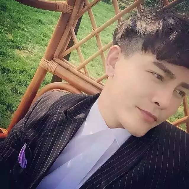封伟华宏